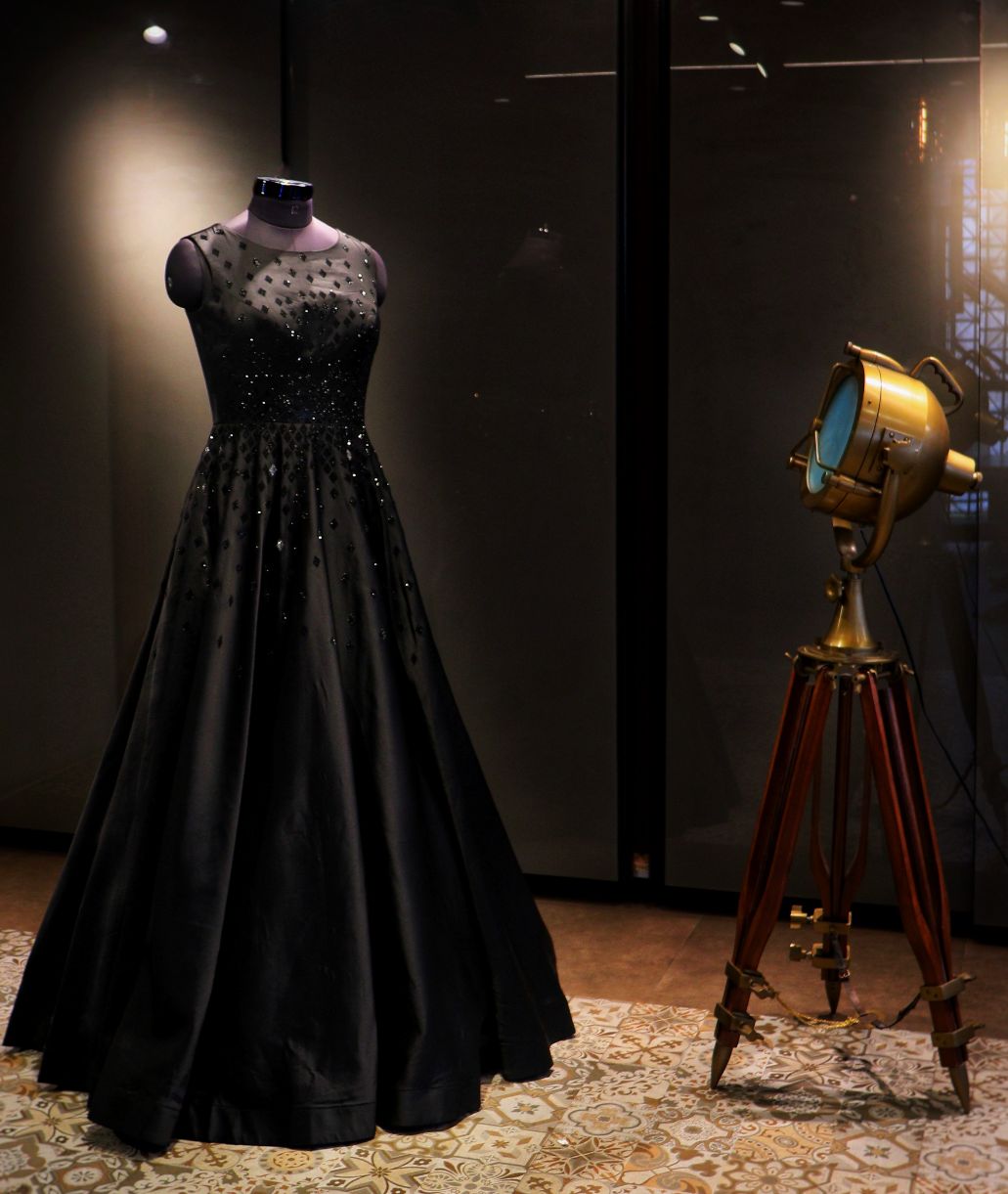 The Dazzles Experience luxury womenswear editorial, look 20