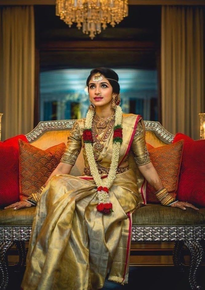 Love is an All-Gold Sari!